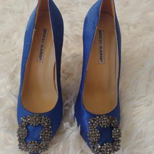 Never worn Manola Blahniks